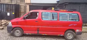 Toyota HiAce 2008 Red