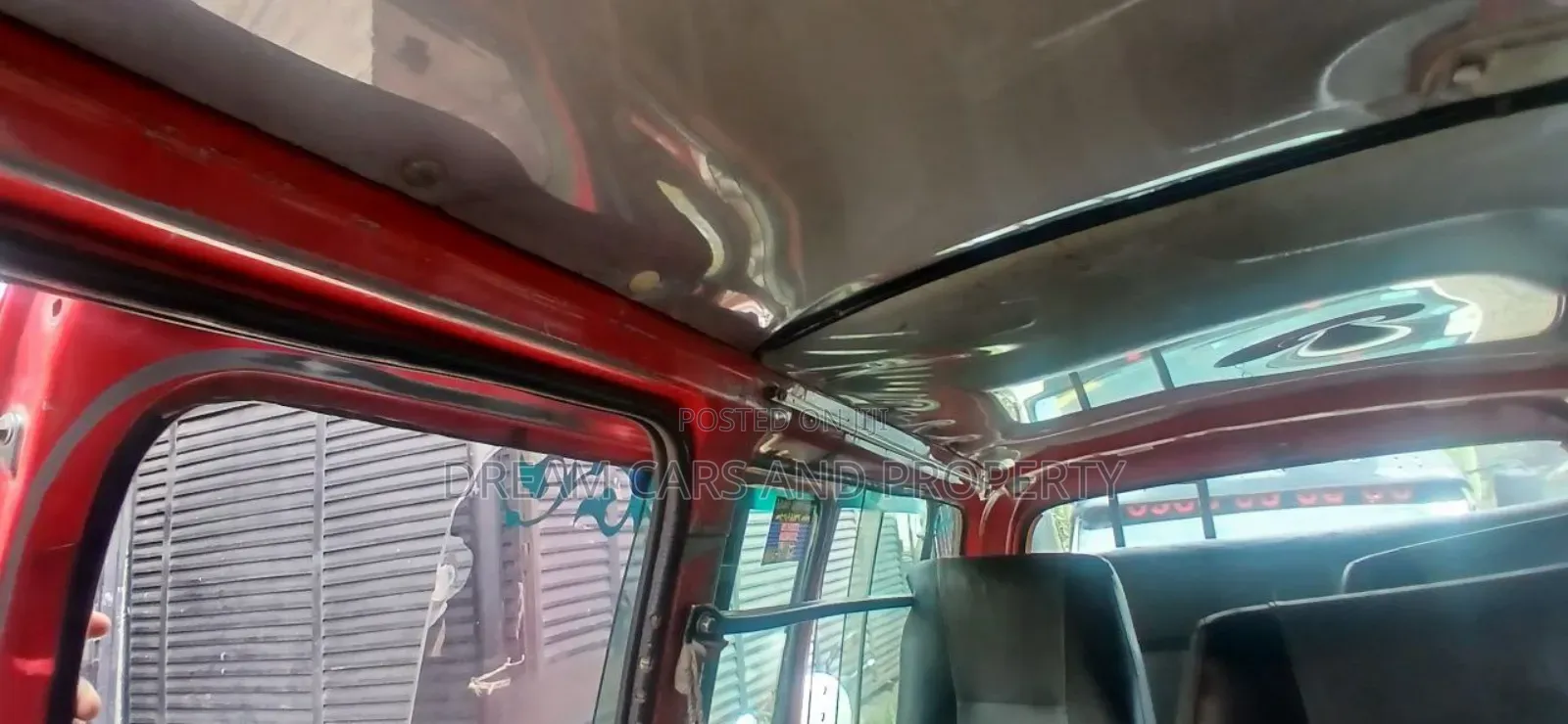 Toyota HiAce 2008 Red