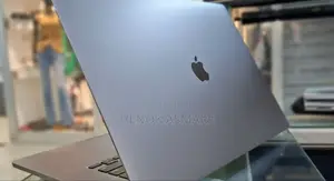 Photo - New Laptop Apple MacBook Pro 2019 32GB Intel Core I9 SSD 1T