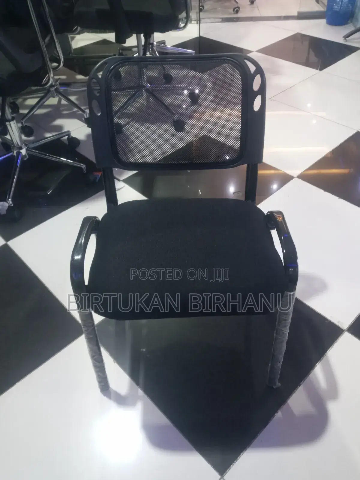 Imported Mesh Gust Chair