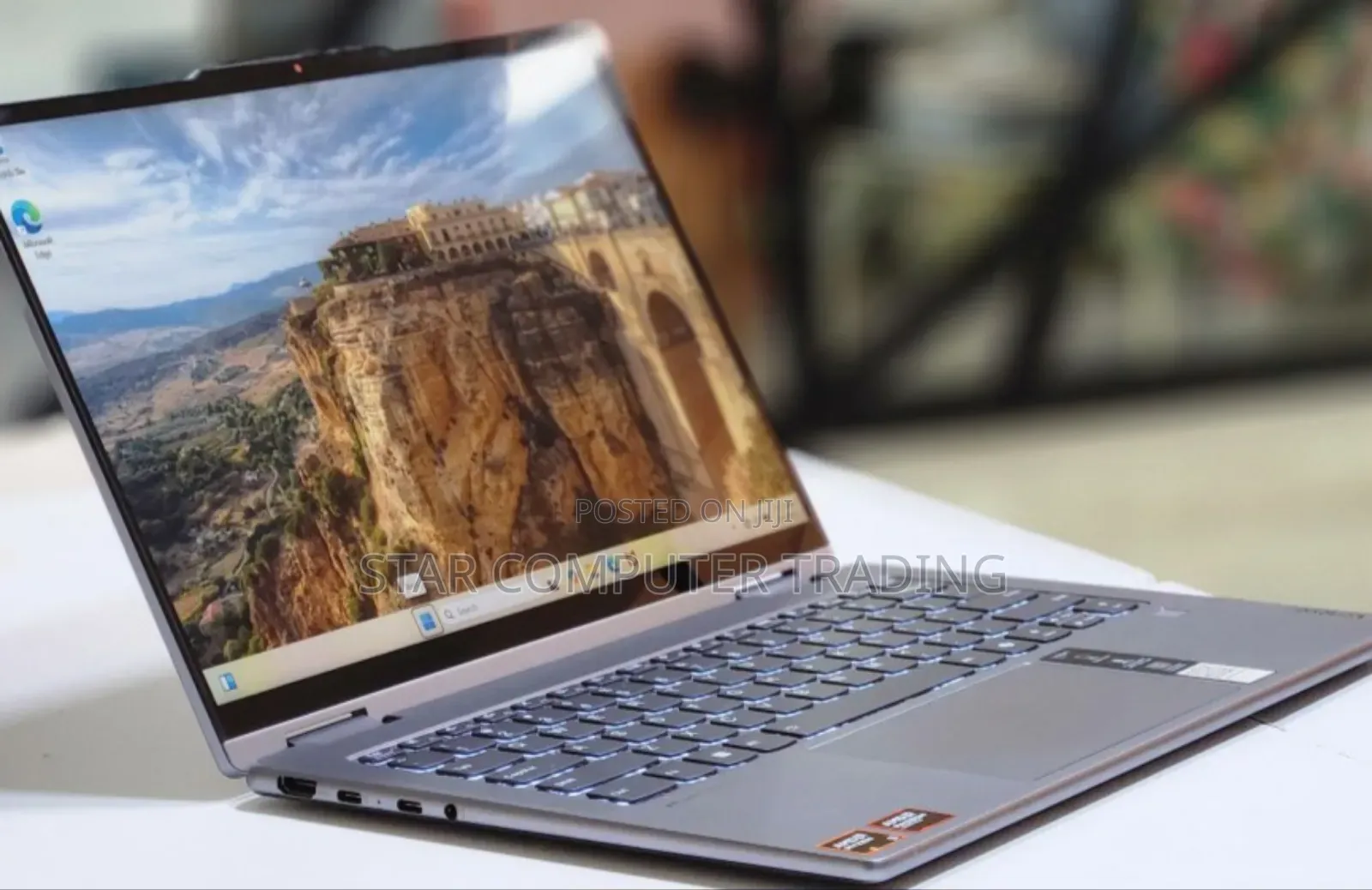 New Laptop Lenovo Yoga 700 8GB AMD Ryzen 5 SSD 512GB