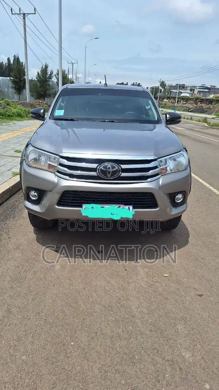 Toyota Hilux 2020 Silver