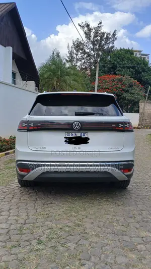 Volkswagen ID.6 2022 White