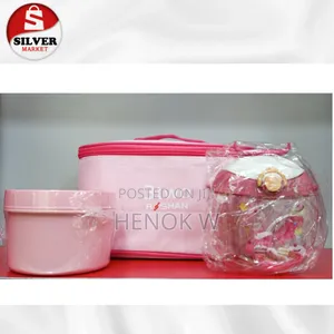 Photo - Isolated Lunch Box W Bag