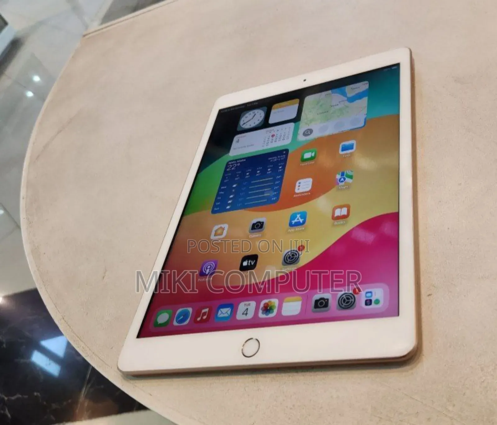 New Laptop Apple MacBook Air 1.5GB Intel SSD 128GB