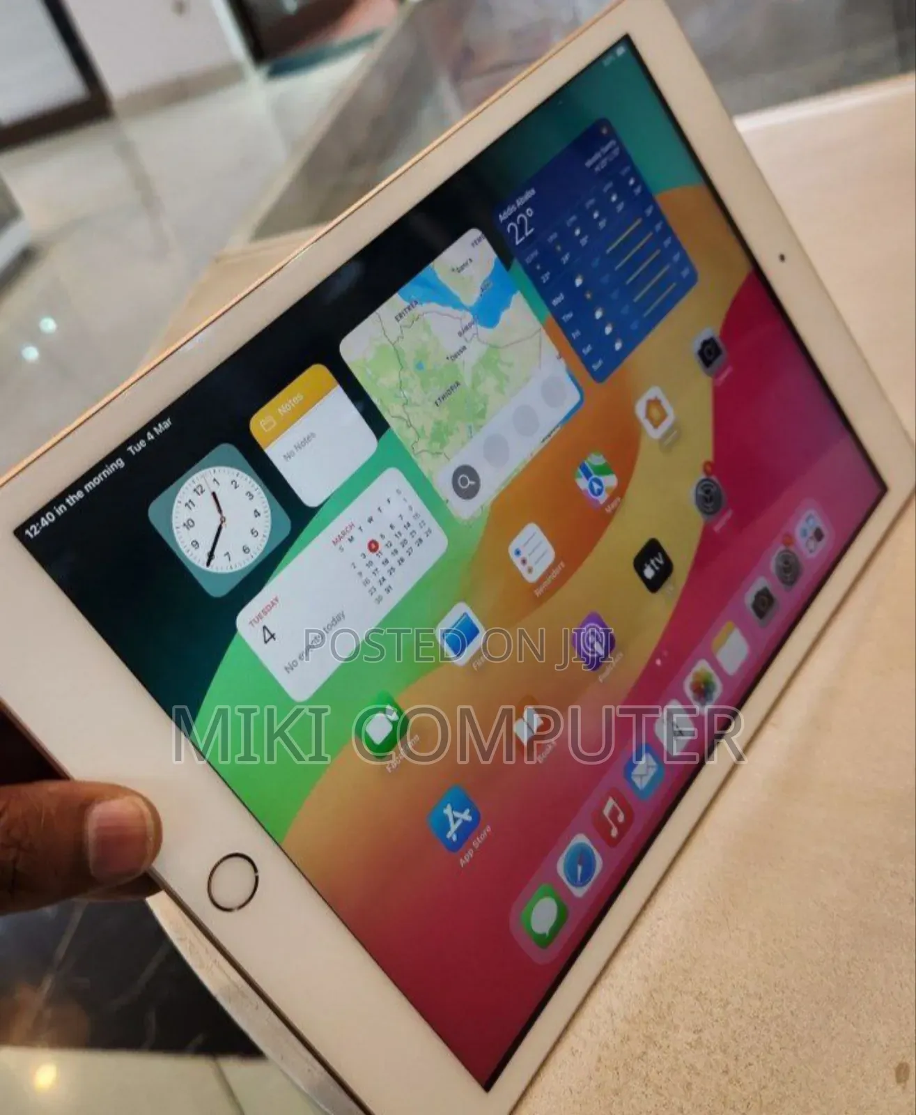 New Laptop Apple MacBook Air 1.5GB Intel SSD 128GB