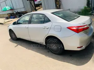 Toyota Corolla 2015 Silver