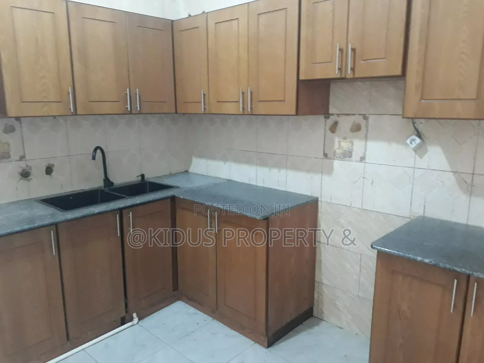 4bdrm Villa in Varenero, Nifas Silk-Lafto for rent