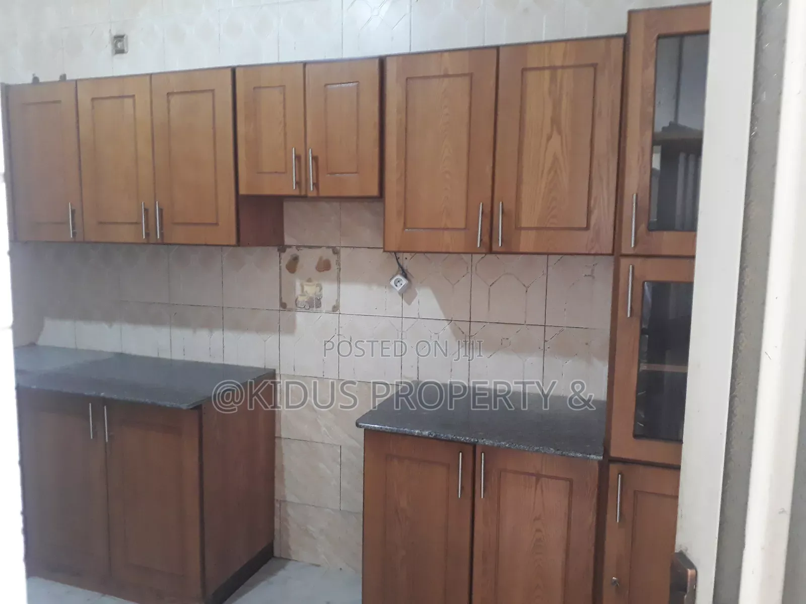 4bdrm Villa in Varenero, Nifas Silk-Lafto for rent