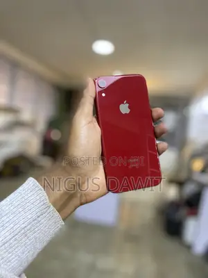 Photo - Apple iPhone XR 64 GB Red