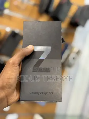 New Samsung Galaxy Z Flip3 5G 128 GB Black