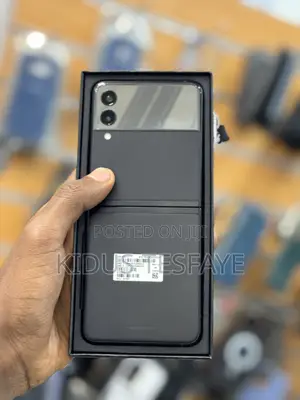 New Samsung Galaxy Z Flip3 5G 128 GB Black