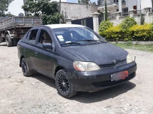 Photo - Toyota Platz 2001 Black