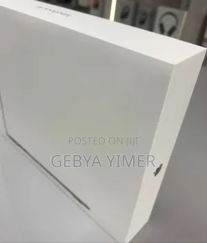 New Laptop Apple MacBook Air 16GB Apple M4 SSD 512GB