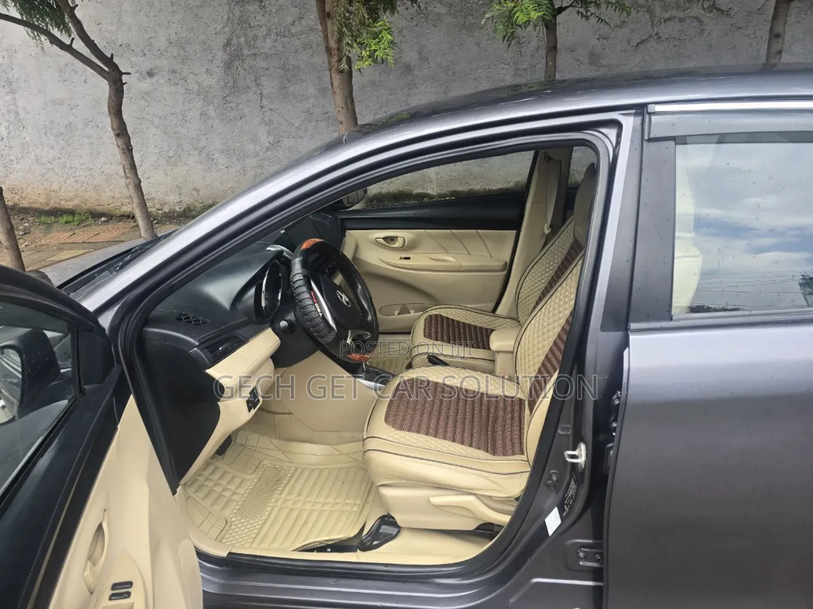 Toyota Yaris 2015 Gray