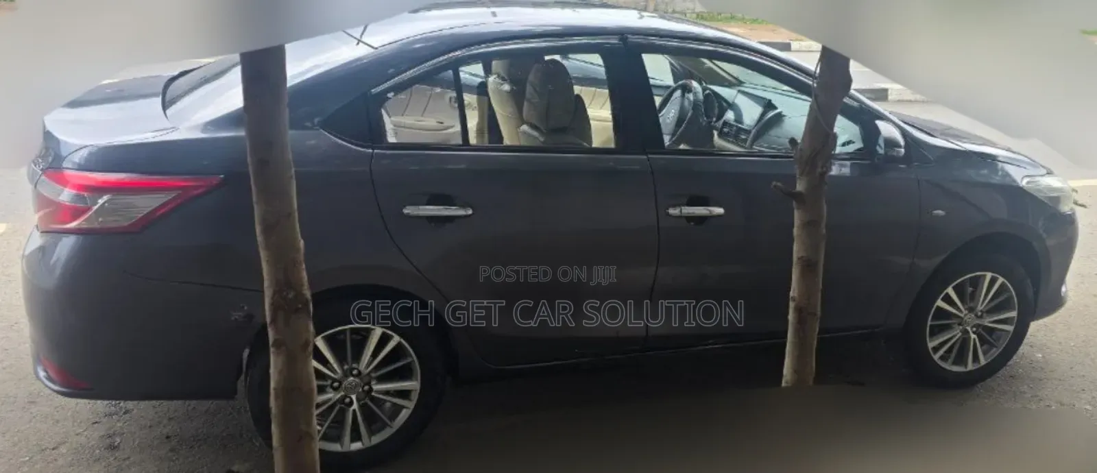 Toyota Yaris 2015 Gray