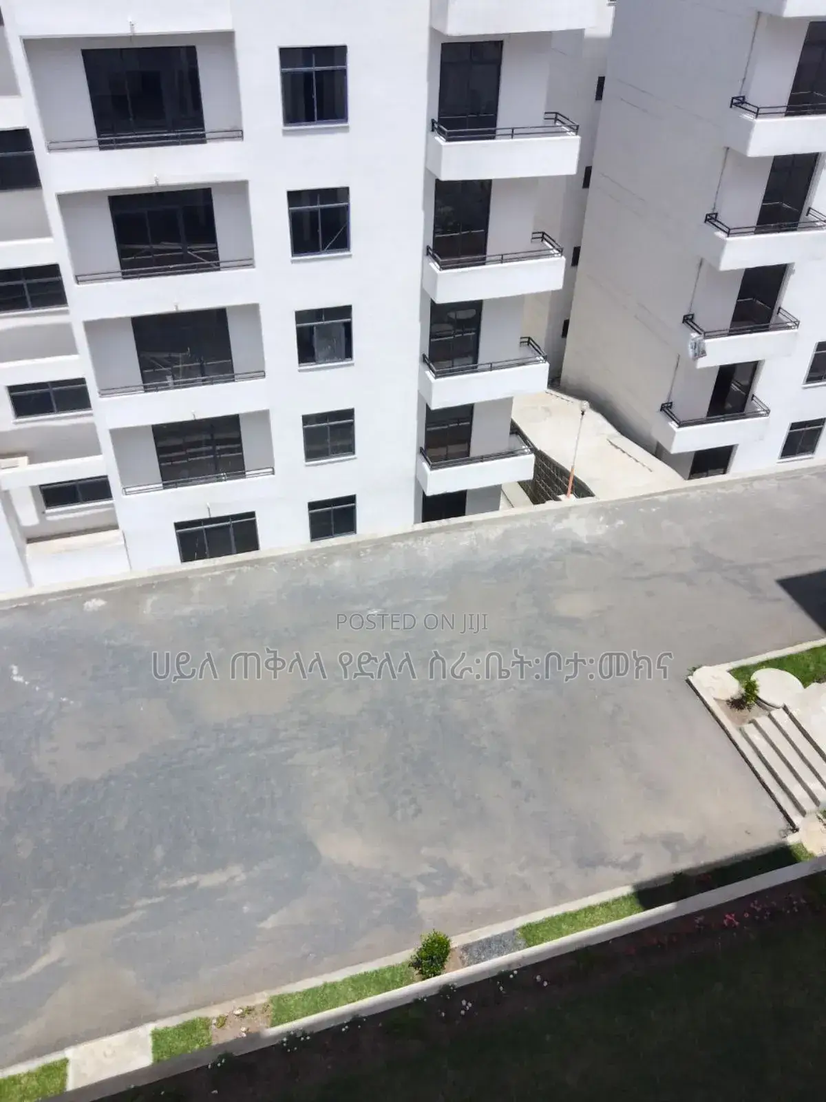 Furnished 3bdrm Apartment in Nohi Real State, Yeka for sale
