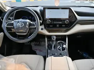 New Toyota Highlander Hybrid 2024 Off white