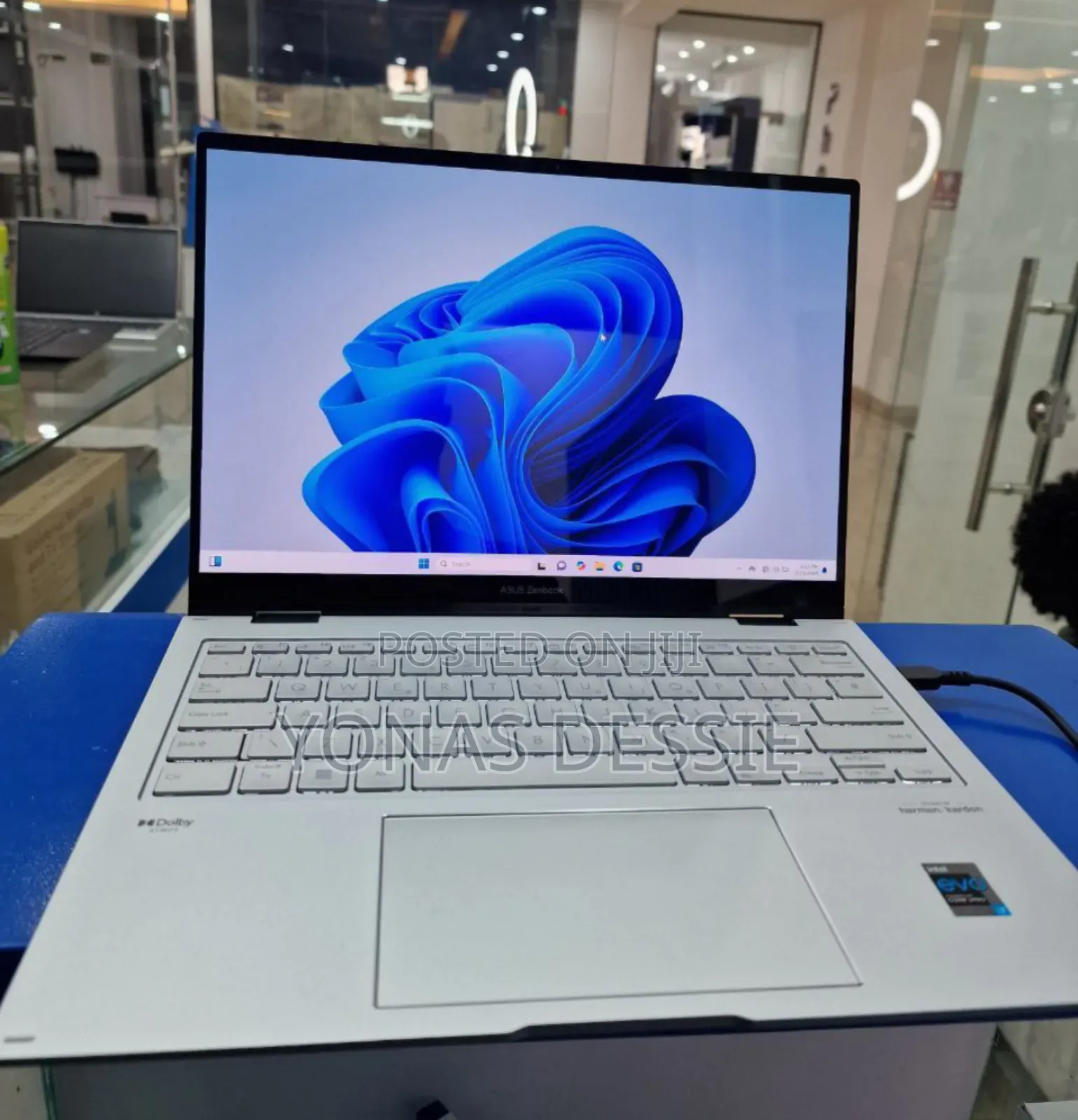 New Laptop Asus ZenBook Flip 14 UX461UA 16GB Intel Core i7 SSD 512GB