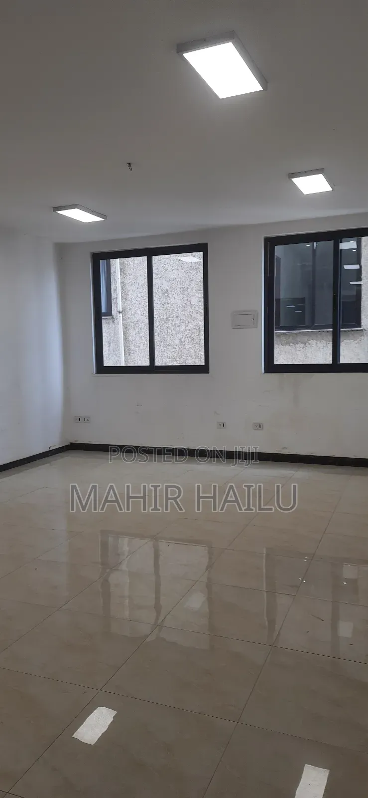 2ተኛ ላይ ነው ለቢሮ አገልግሎት ብቻ ይከራያል