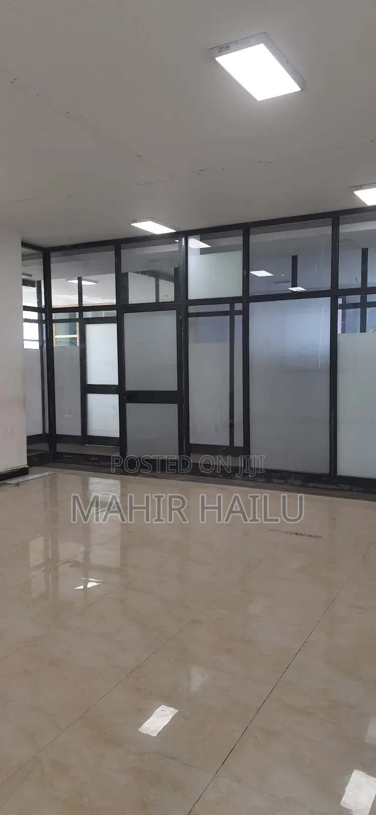 2ተኛ ላይ ነው ለቢሮ አገልግሎት ብቻ ይከራያል