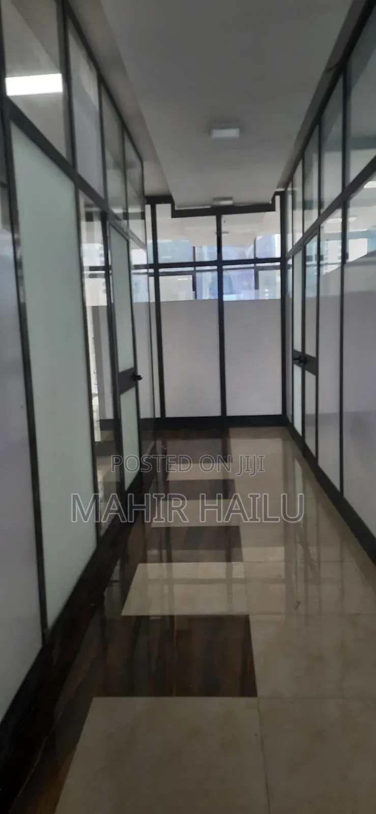 2ተኛ ላይ ነው ለቢሮ አገልግሎት ብቻ ይከራያል