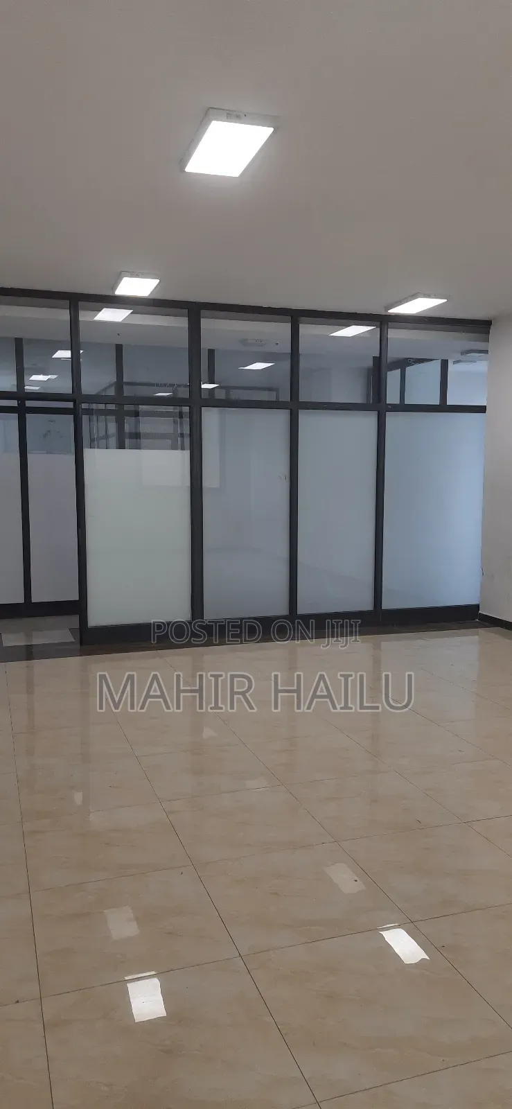 2ተኛ ላይ ነው ለቢሮ አገልግሎት ብቻ ይከራያል