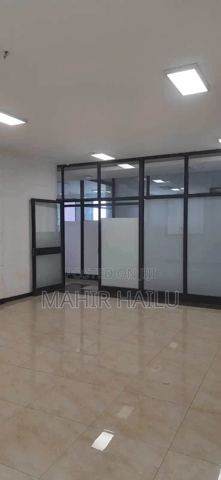 2ተኛ ላይ ነው ለቢሮ አገልግሎት ብቻ ይከራያል