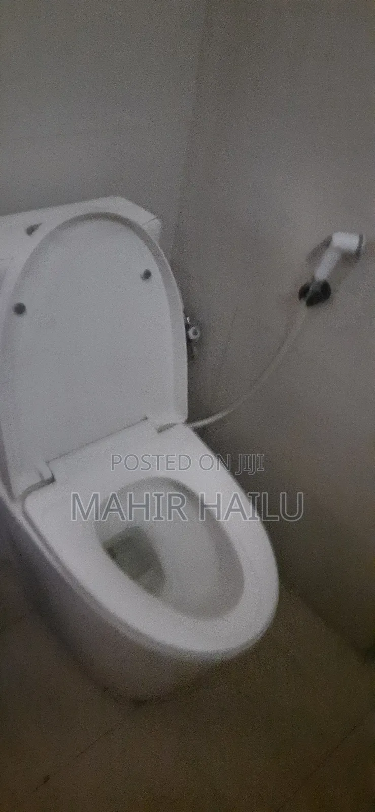 2ተኛ ላይ ነው ለቢሮ አገልግሎት ብቻ ይከራያል