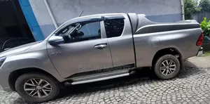 Toyota Hilux 2017 Silver