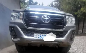 Toyota Hilux 2017 Silver