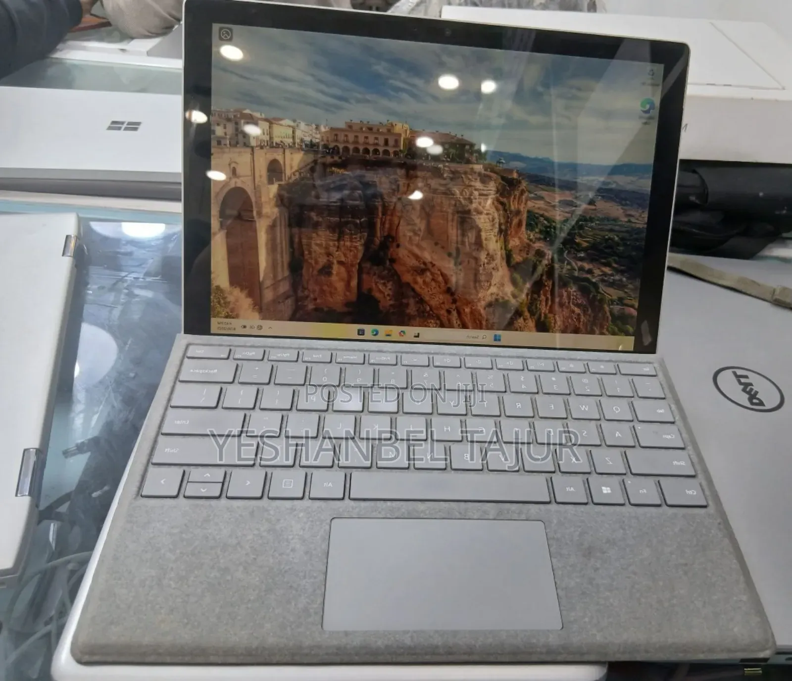 New Laptop Microsoft Surface Pro 7 8GB Intel Core i5 SSD 128GB