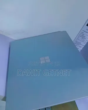 New Laptop Microsoft Surface 8GB Intel Core I5 SSD 256GB