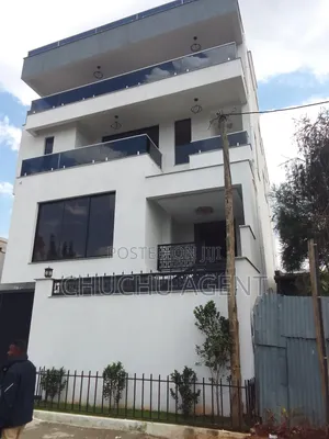 8bdrm House in Bole for sale