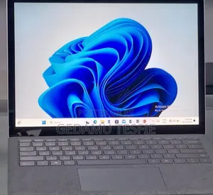New Laptop Microsoft Surface 16GB Intel Core I7 SSD 256GB