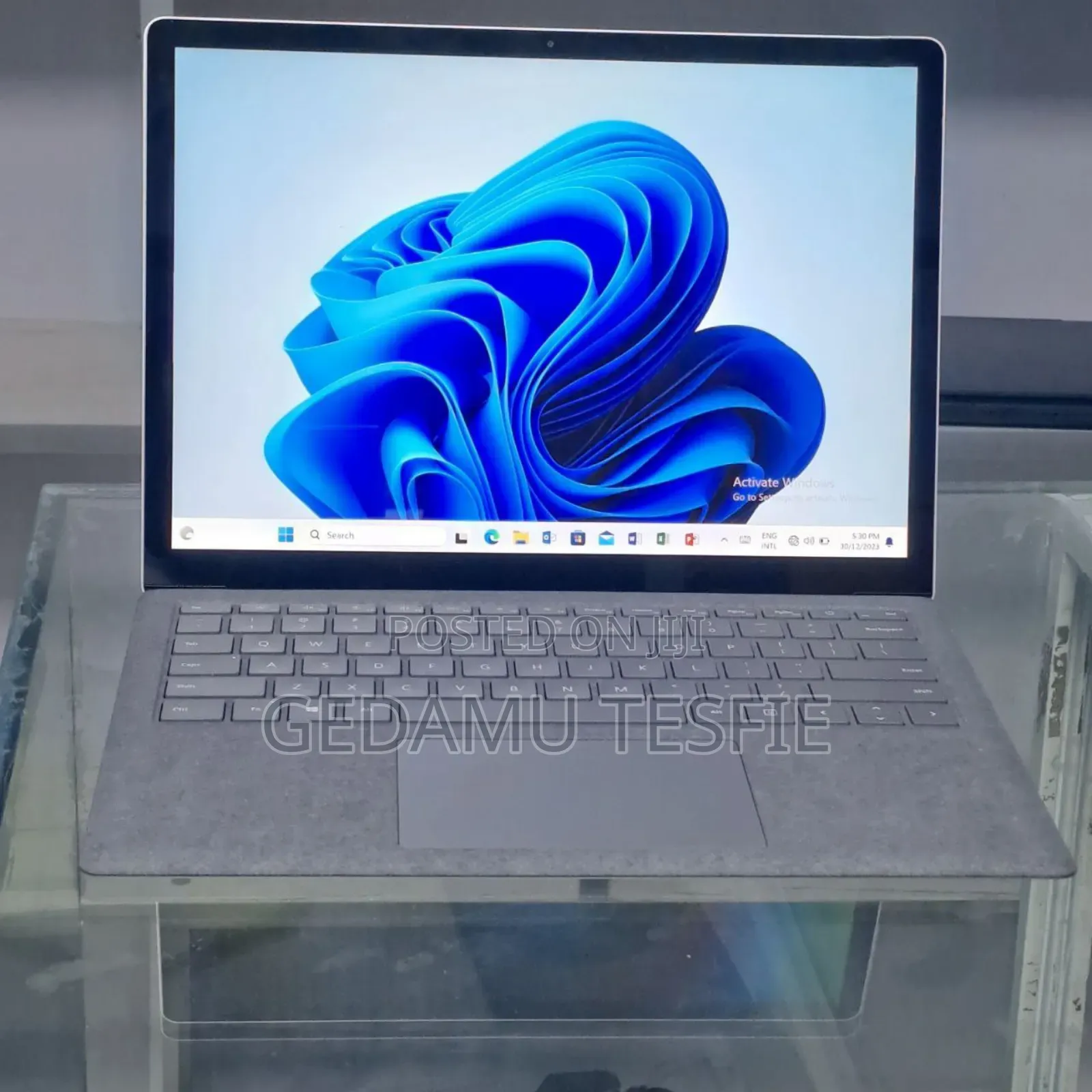 New Laptop Microsoft Surface 16GB Intel Core I7 SSD 256GB