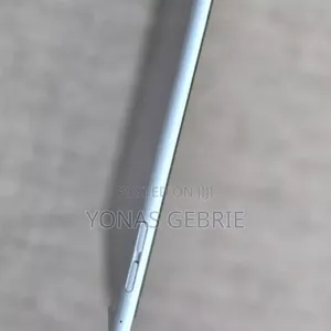 New Apple iPad mini 4 128 GB