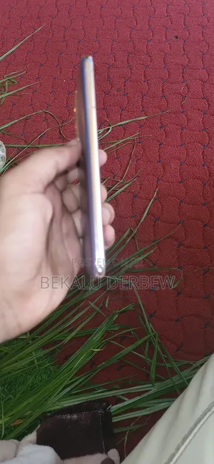 New Samsung Galaxy S21 5G 128 GB Silver