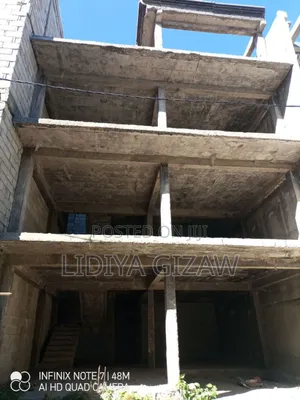 5bdrm House in Akaky Kaliti for sale