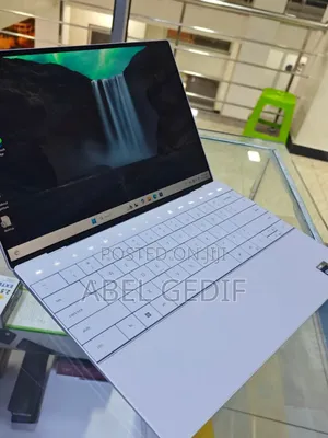 New Laptop Dell XPS 13 16GB Intel Core I7 SSD 512GB