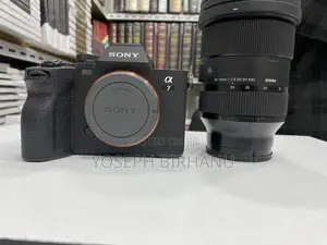 Photo - Sony A7 Iv(Alpha 7 4) With Sigma 28-70 F2.8mm Lens