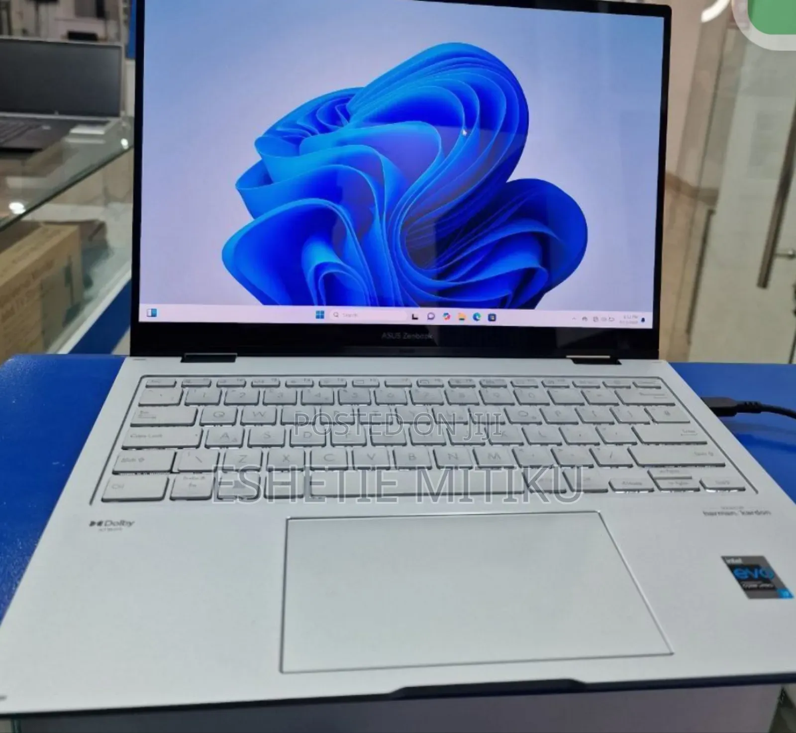 New Laptop Asus Zenbook Flip 13 UX363 16GB Intel Core I7 SSD 512GB