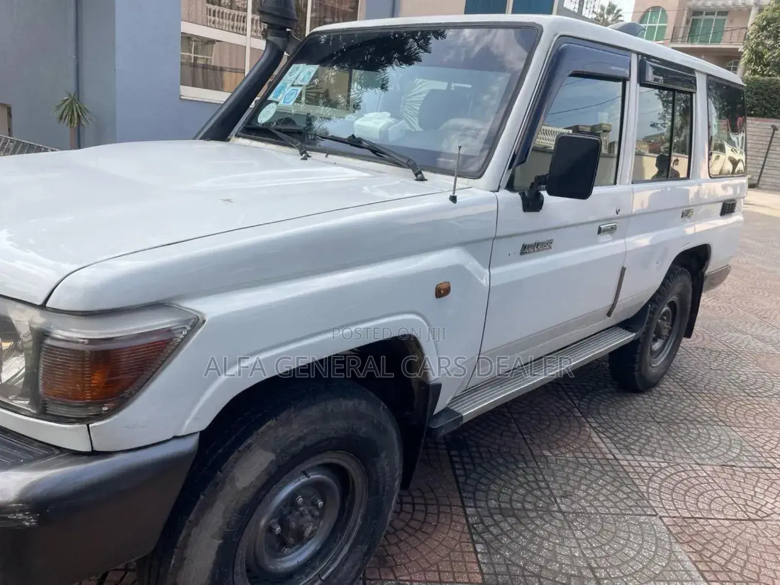 Toyota Land Cruiser 2012 White