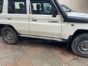 Toyota Land Cruiser 2012 White