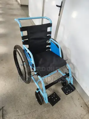 Photo - Wheelchair管道wheelchair段的wheelchair喬木wheelchair妻子wheelchair欸不wheelchair