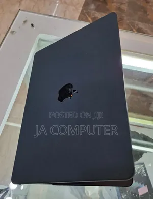 New Laptop Apple MacBook Air 2022 M2 8GB Apple M2 SSD 256GB