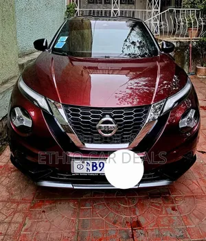Photo - Nissan Juke 2022 Burgundy