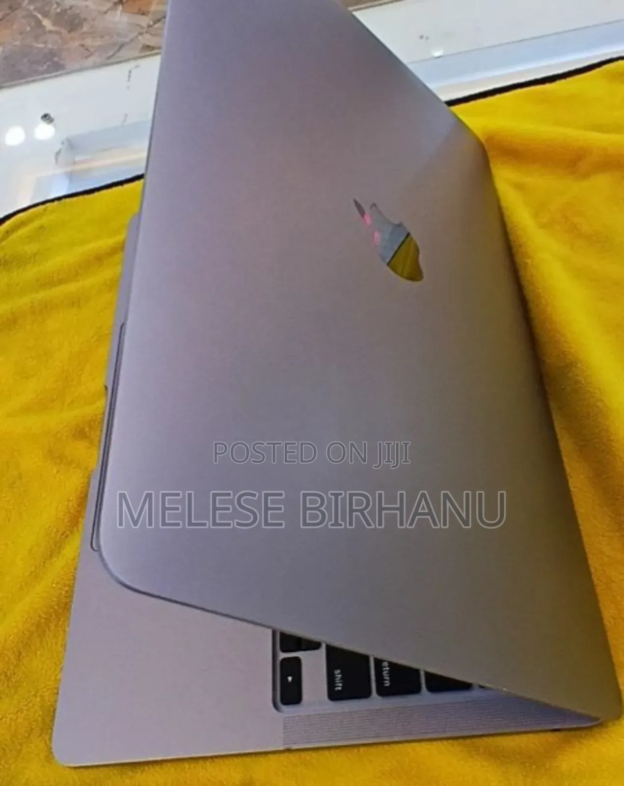 New Laptop Apple MacBook Pro 2020 M1 8GB Apple M1 Pro SSD 256GB