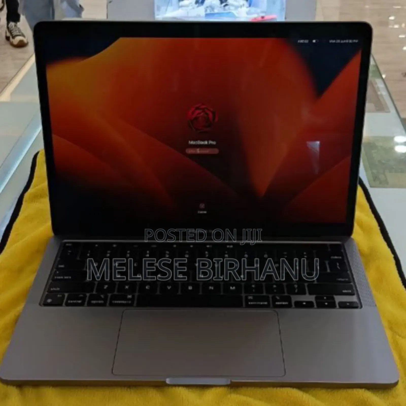 New Laptop Apple MacBook Pro 2020 M1 8GB Apple M1 Pro SSD 256GB