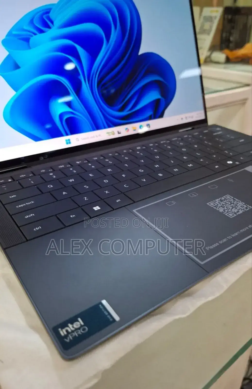 New Laptop Dell 32GB Intel Core Ultra 7 SSD 1T